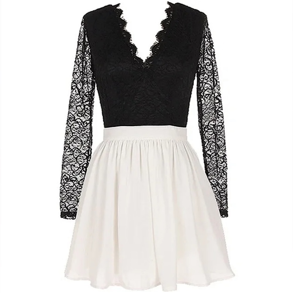 LAST ONE #26 Black White Scalloped Lace V-Neck Long Sleeve Skater Dress LARGE